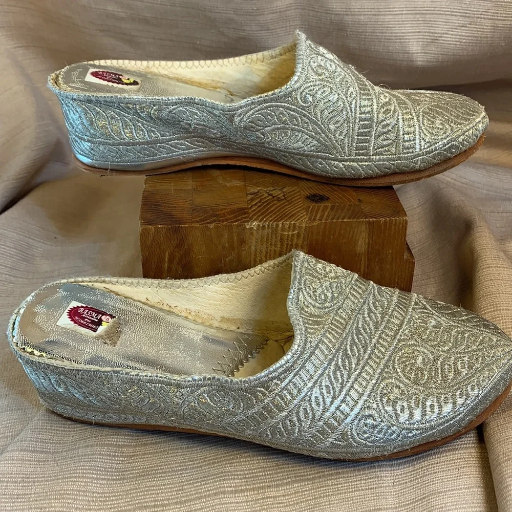 Basma Richly embroidered w/silver thread leather wedding/dance/dressy